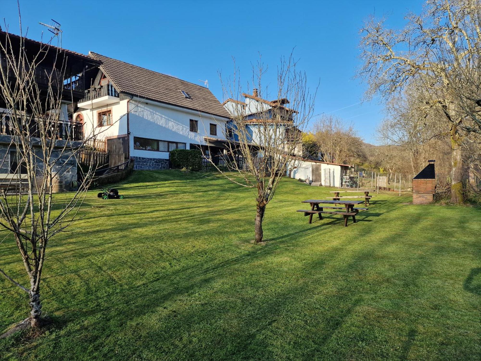Alojamiento Con Jardin Y Barbacoa Onís Pokój zdjęcie